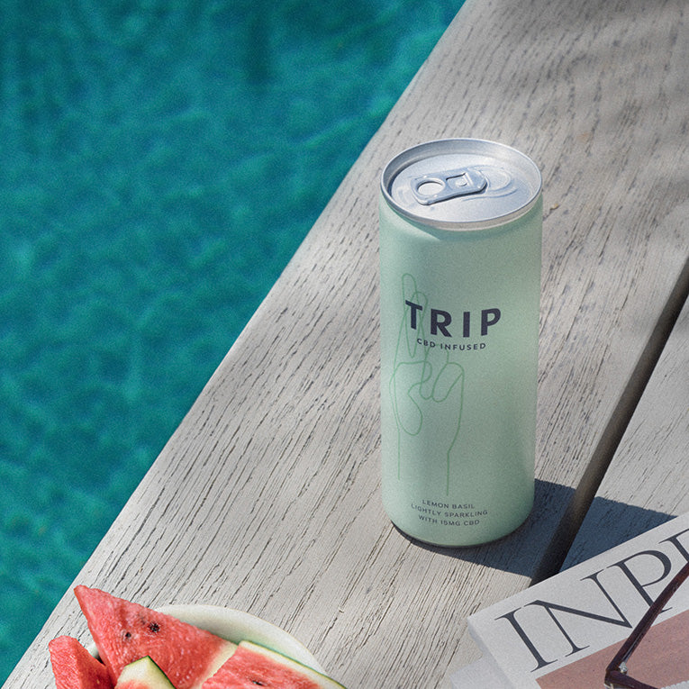 Trip Lemon & Basil by the pool